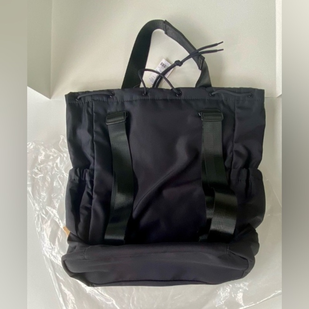 Beyond Yoga, Yoga Gym Bag, Drawstring Tote Backpack Bag Carry-All Bag Black - Picture 10 of 11